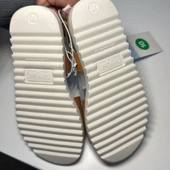 Cat & Jack Girls Tan Shoes – Size 10 – Adjustable Straps - Picture 4 of 4